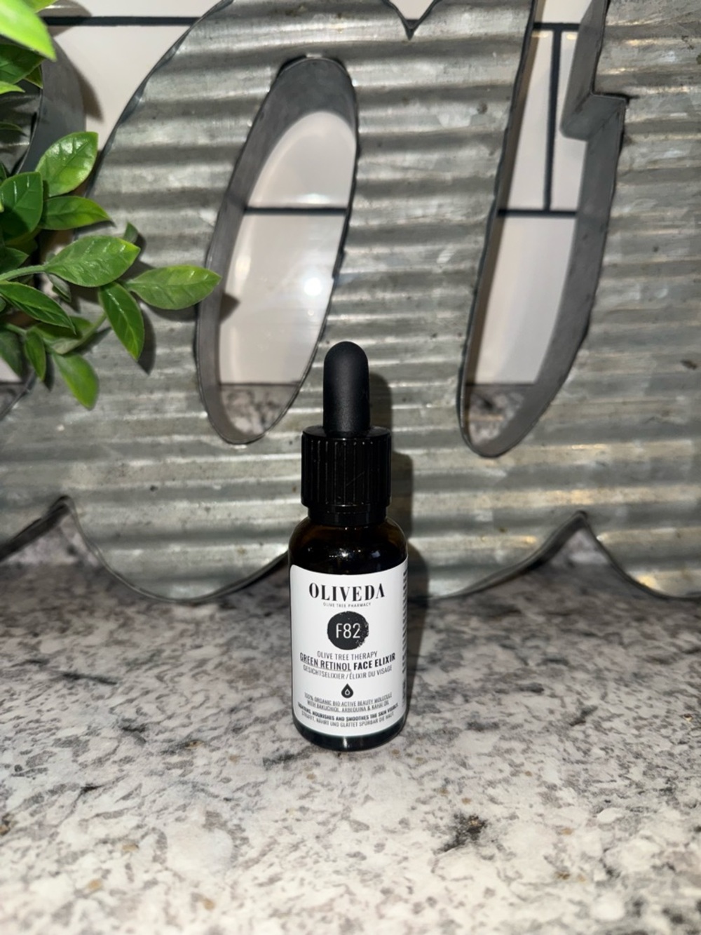 Oliveda F82